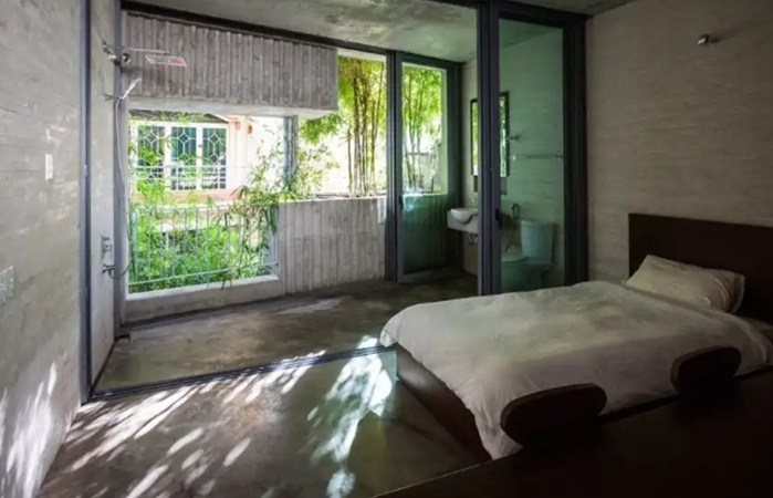 Desain RUmah Memanjang Dengan Membuat Ruangan Menjadi Nampak Sejuk Pada Bagian Dalam