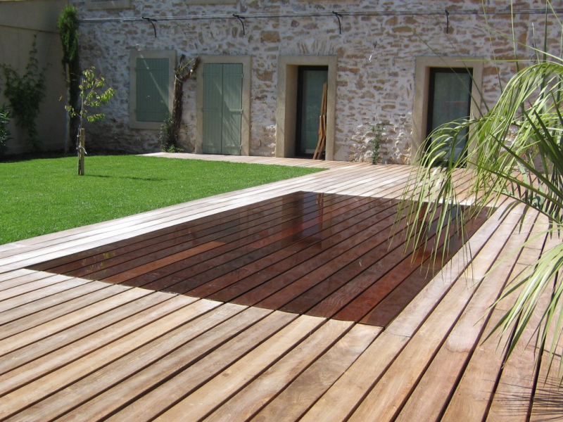 Foto Desain Rumah Mewah 3 Lantai Dengan Kolam Renang