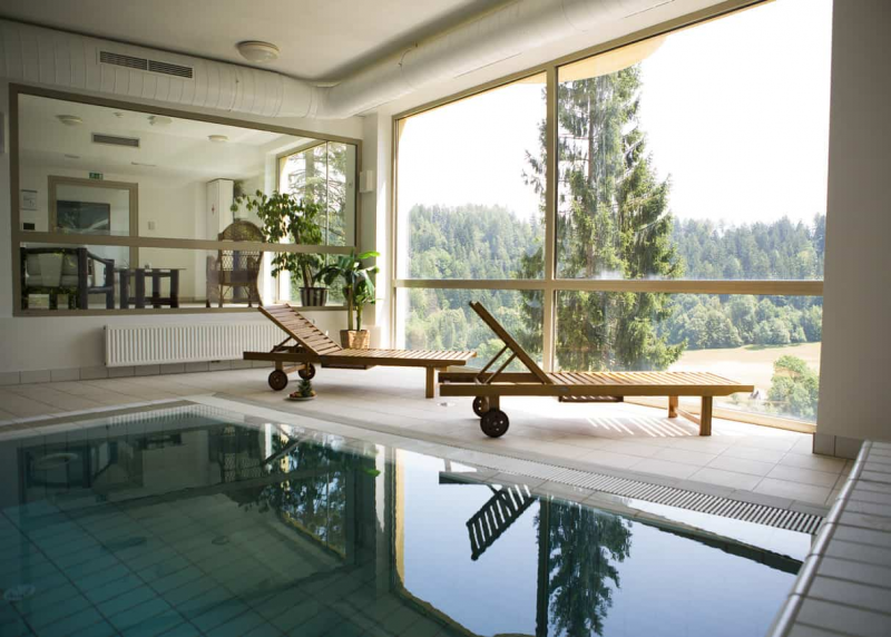 Desain Rumah Minimalis 2 Lantai Dengan Kolam Renang Yang Simple