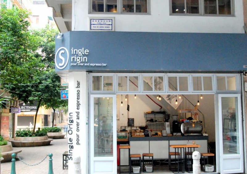 Desain coffee shop terbuka