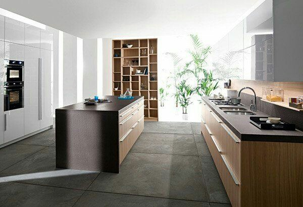 Warna netral dan warm tone yang kental pada model dapur sederhana