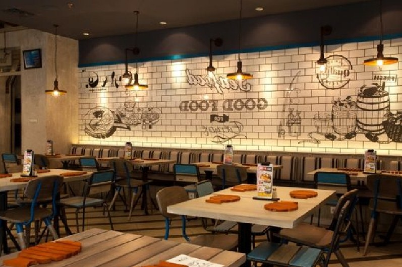 Cafe kecil dengan desain klasik