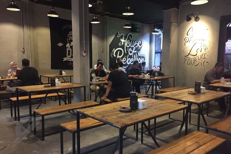 Cafe Kekinian Desain Klasik