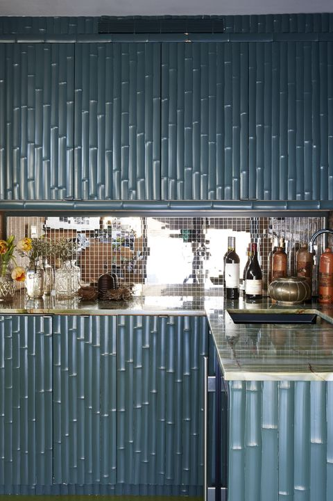 Membuat minibar di rumah menjadi lebih hidup