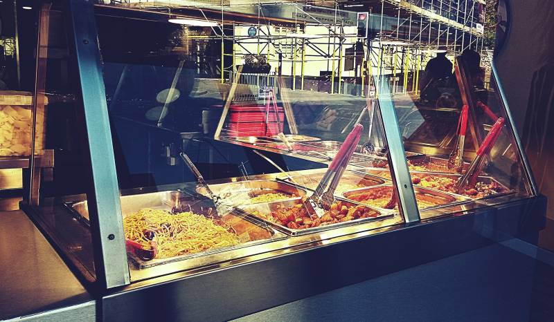 Display makanan di Warung Makan