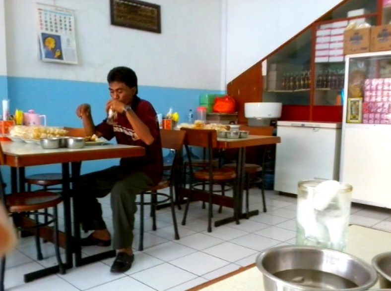 Dekorasi Warung Makan Sederhana