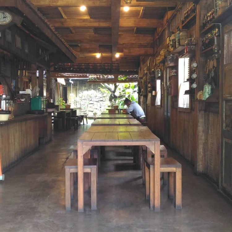 Warung Makan Ala Cafe
