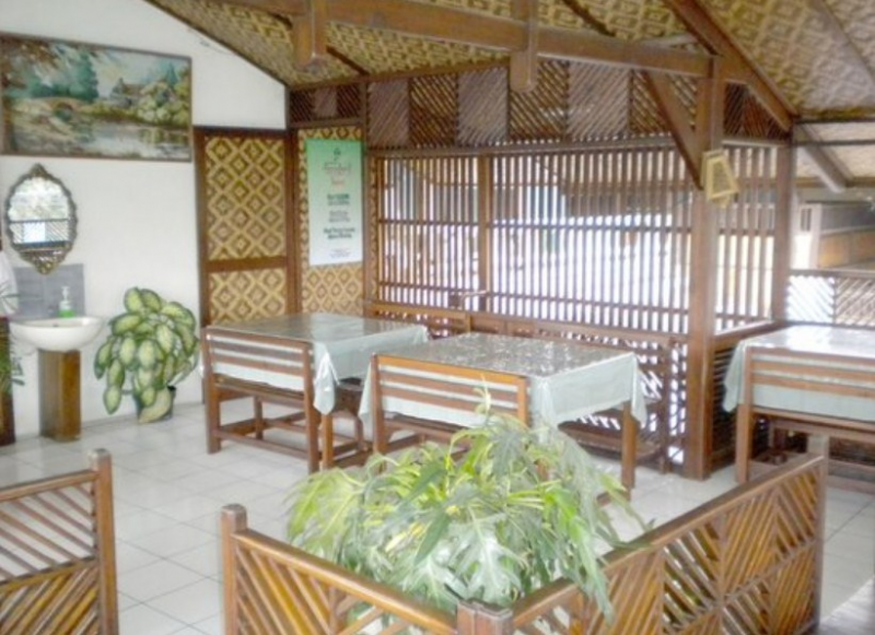 Warung Makan Nuansa Pedesaan