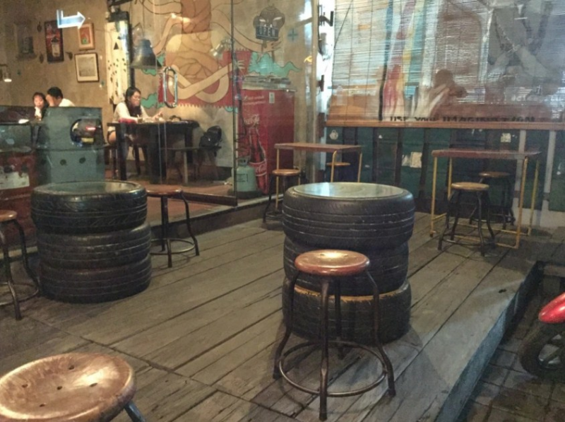Ban Bekas Untuk Interior Cafe