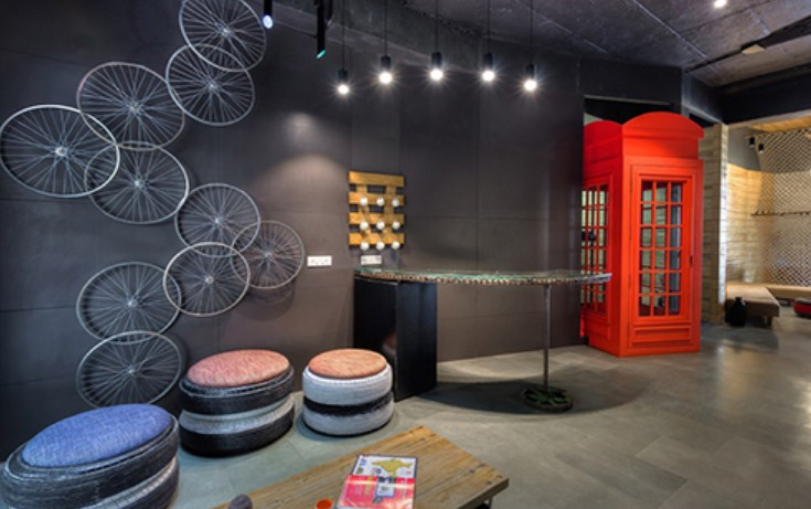 Cafe Modern Dari Barang Bekas