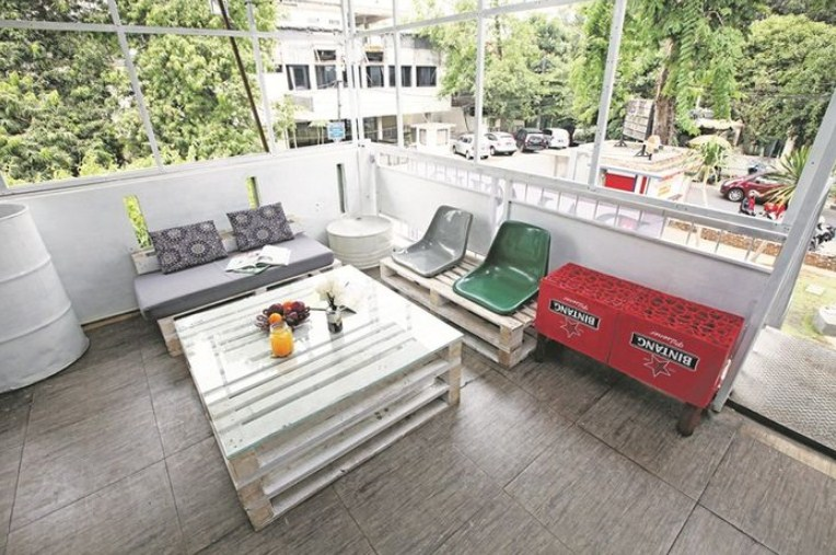 Interior Dari Barang Bekas