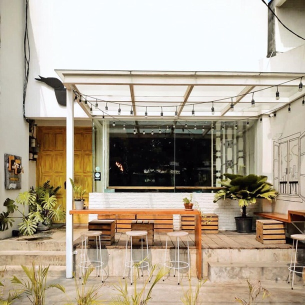 Desain Cafe Outdoor Minimalis