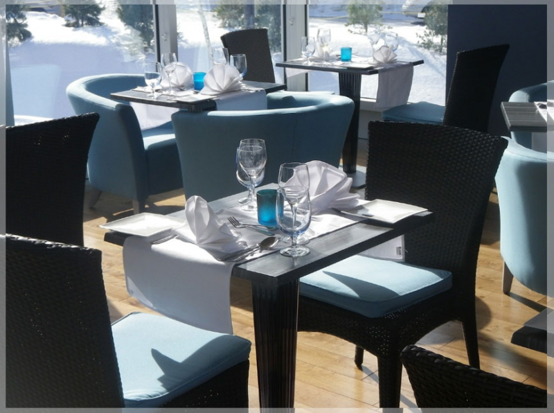 Desain interior cafe mini eksekutif