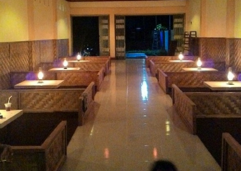 Desain Cafe Lesehan Elegan