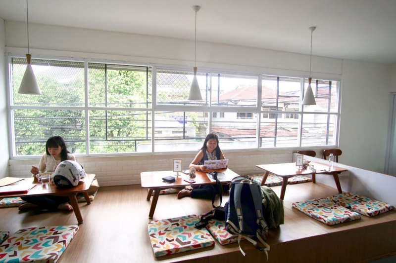 Desain Cafe Lesehan Kekinian