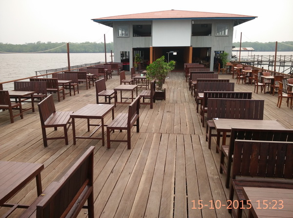 Desain Cafe Outdoor Pinggir Jalan Pantai