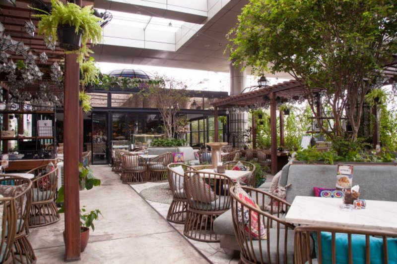 Desain Cafe Outdoor Pinggir Jalan Terbaru