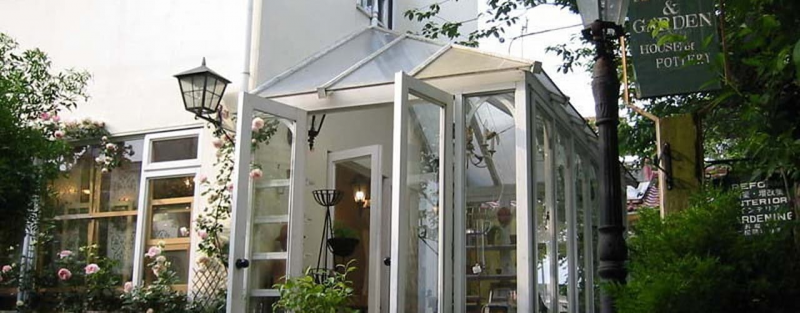 Desain Cafe Mini Sederhana Transparan