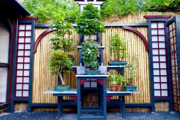 Pagar Bambu dengan Kombinasi Bahan