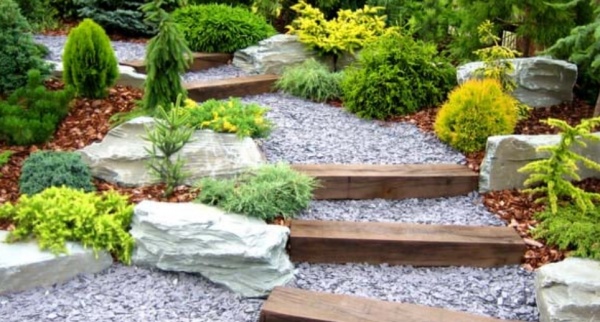 Desain Taman Kering dengan Batu dan Kerikil