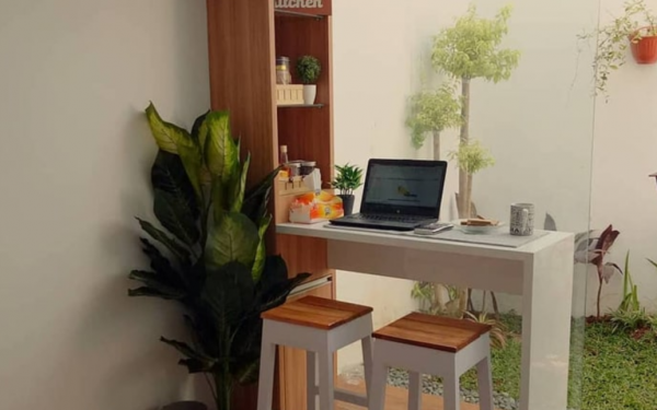 Taman Mini di Meja Kerja