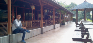 30 Konsep Desain Cafe Lesehan Yang Klasik dan Modern