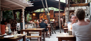 Inilah 30 Desain Cafe Outdoor Minimalis  Yang Lagi Hits Tahun 2020